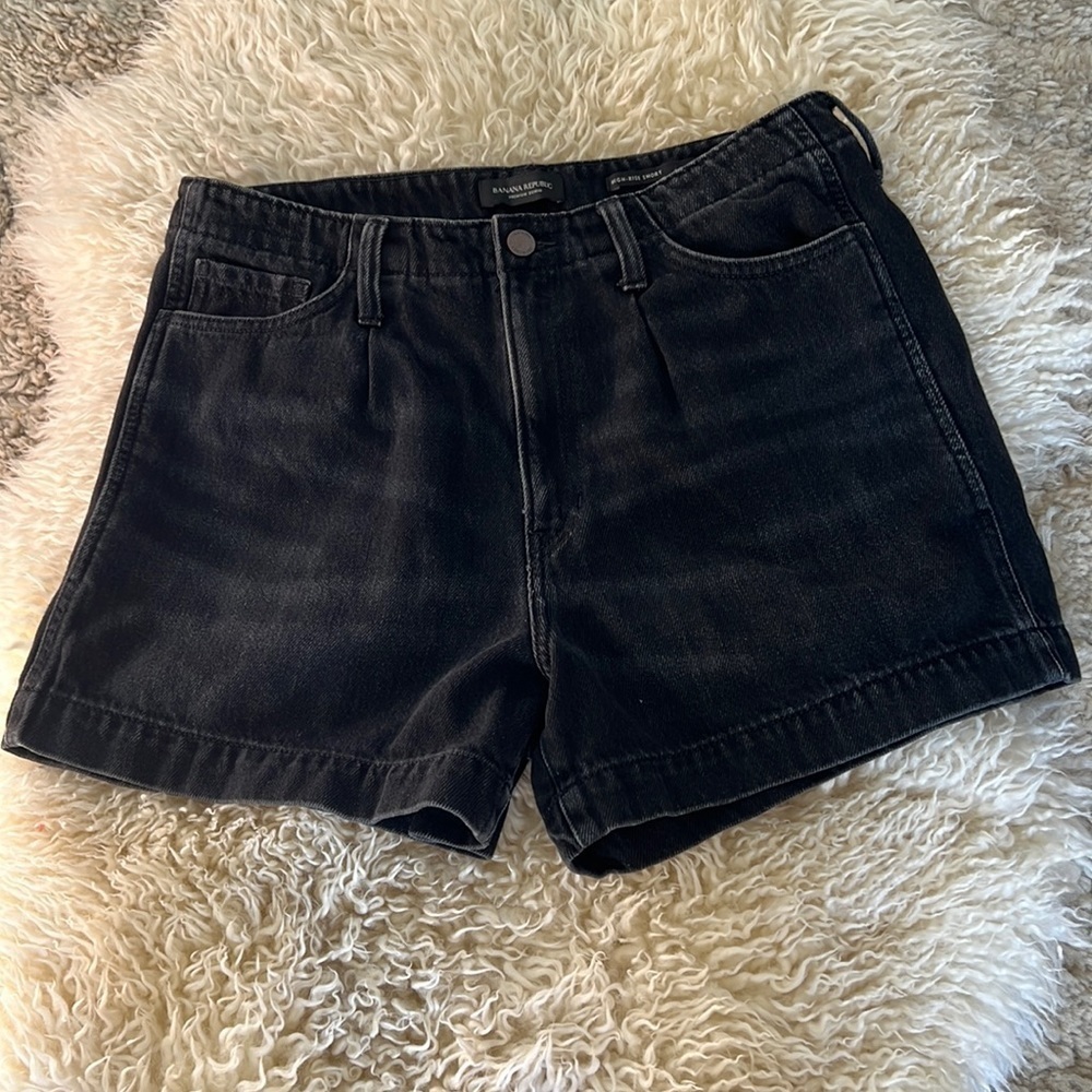 BANANA REPUBLIC HIGH-RISE SHORT - Picture 5 of 8